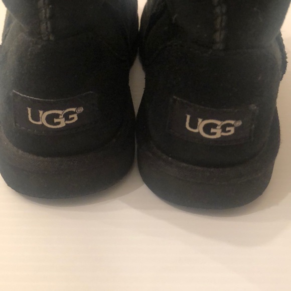 Girls UGG boots - Picture 3 of 10